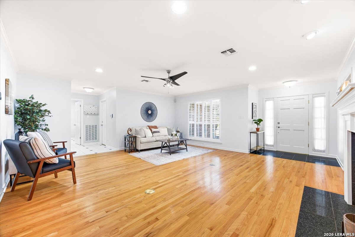 212 Eagle Pass San Antonio TX 78260