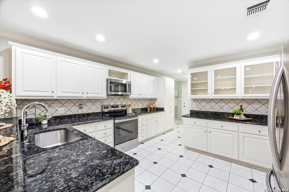 212 Eagle Pass San Antonio TX 78260