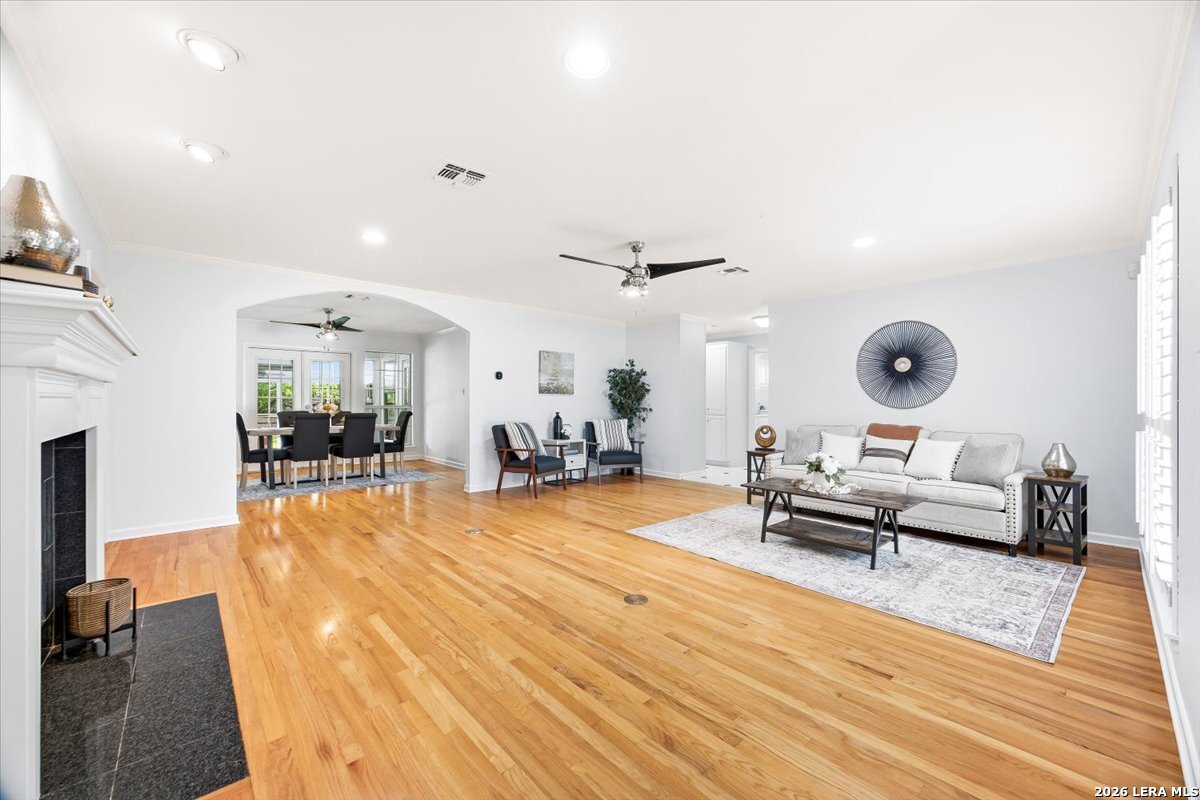 212 Eagle Pass San Antonio TX 78260
