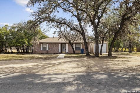292 Montague Bandera TX 78003