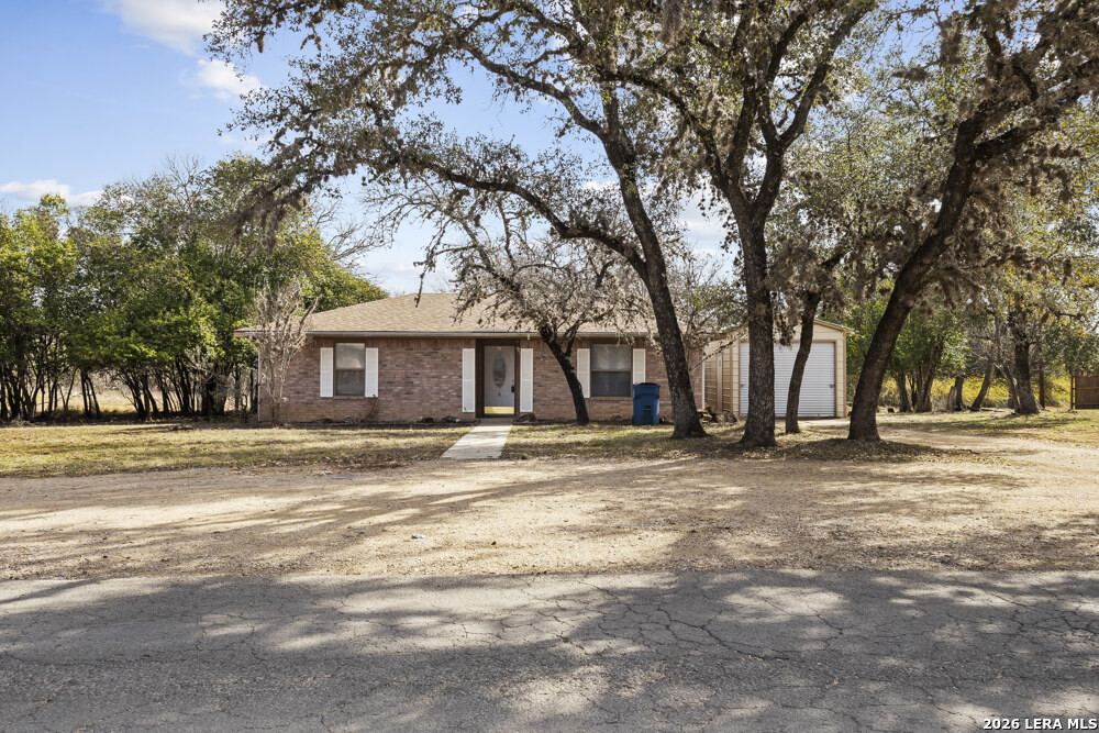 292 Montague Bandera TX 78003