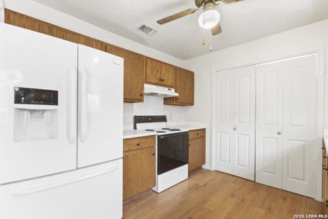 292 Montague Bandera TX 78003