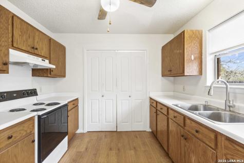292 Montague Bandera TX 78003