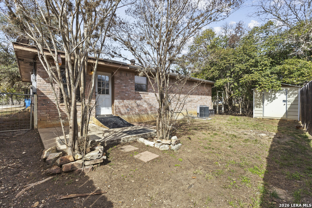292 Montague Bandera TX 78003