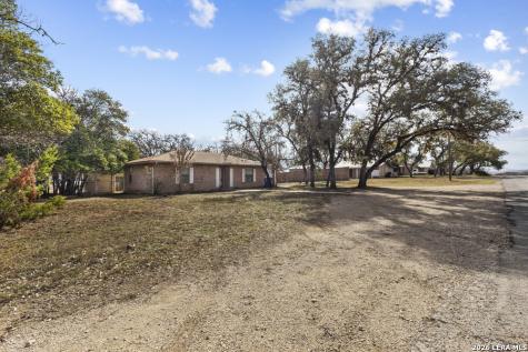 292 Montague Bandera TX 78003