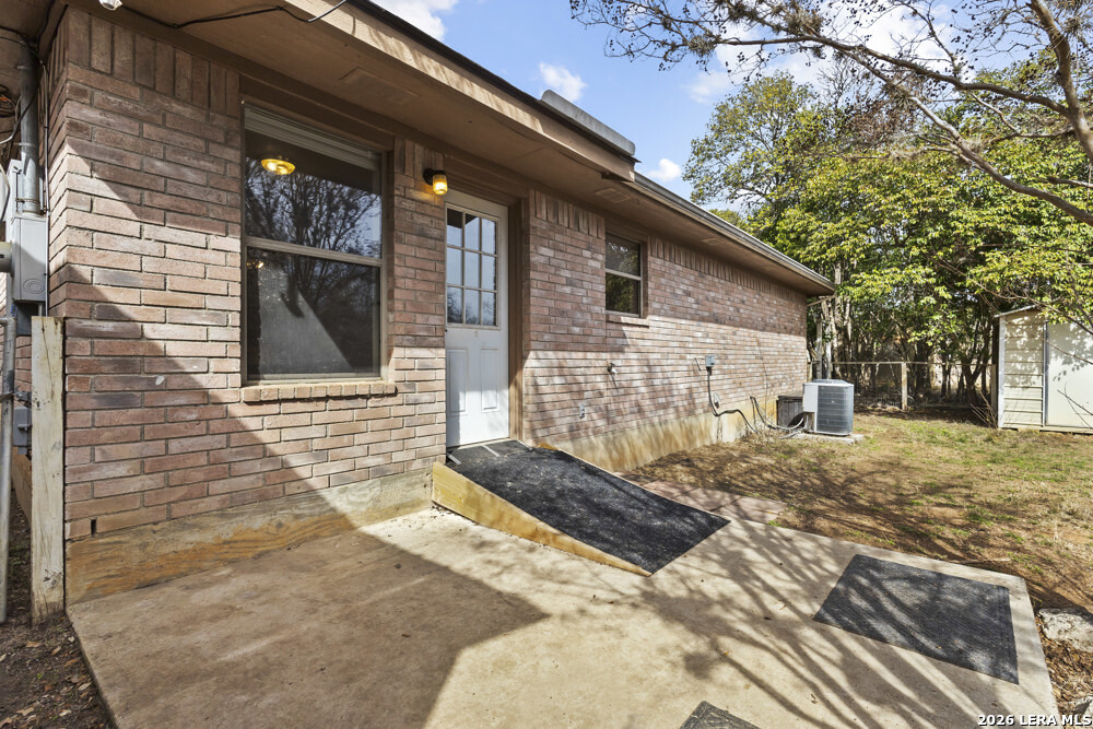 292 Montague Bandera TX 78003
