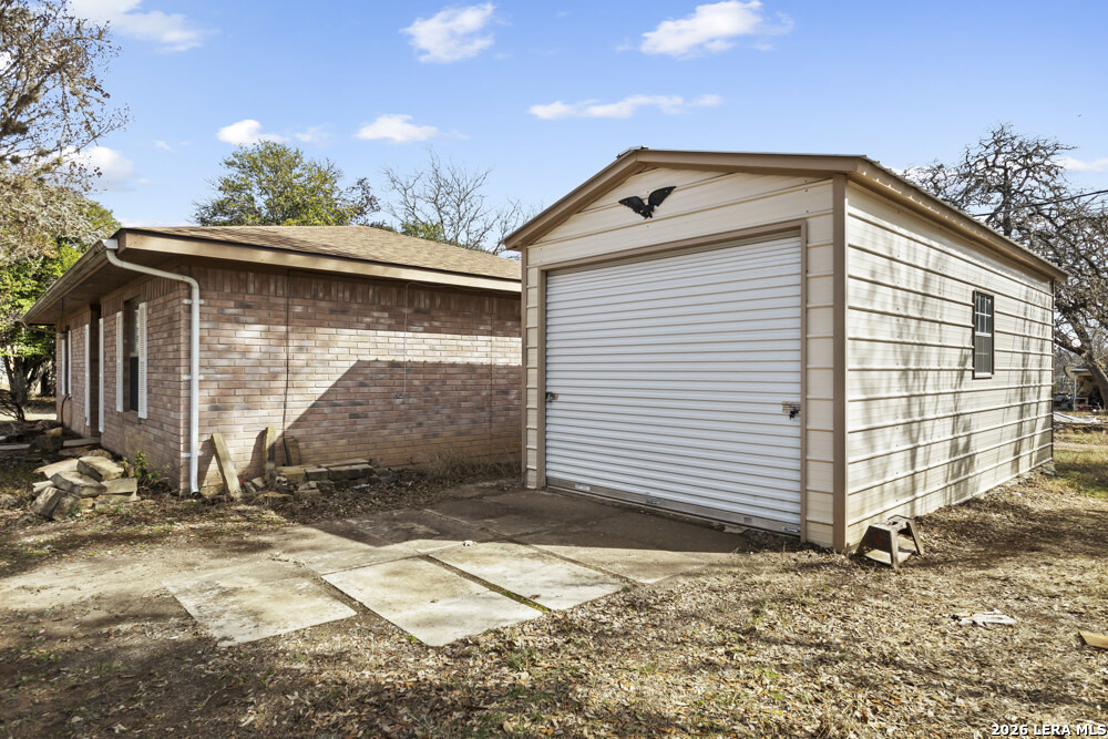 292 Montague Bandera TX 78003