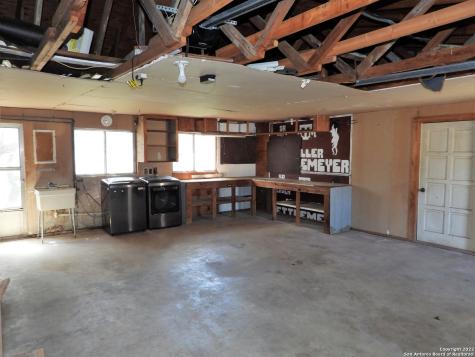 806 Blue Bill Cove Drive Lakehills TX 78063