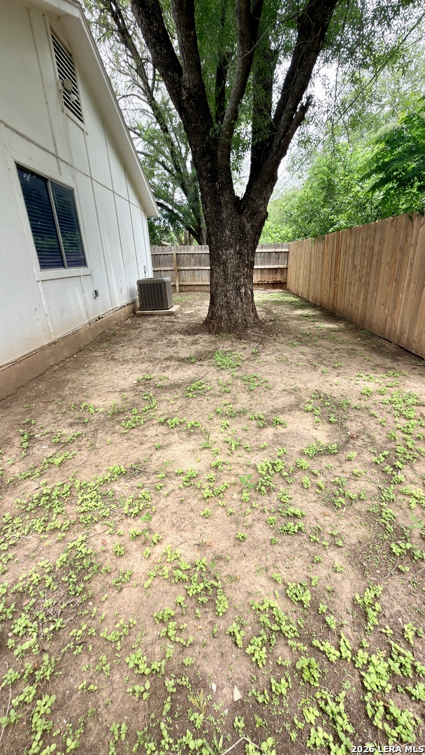 10040 Woodtrail San Antonio TX 78250