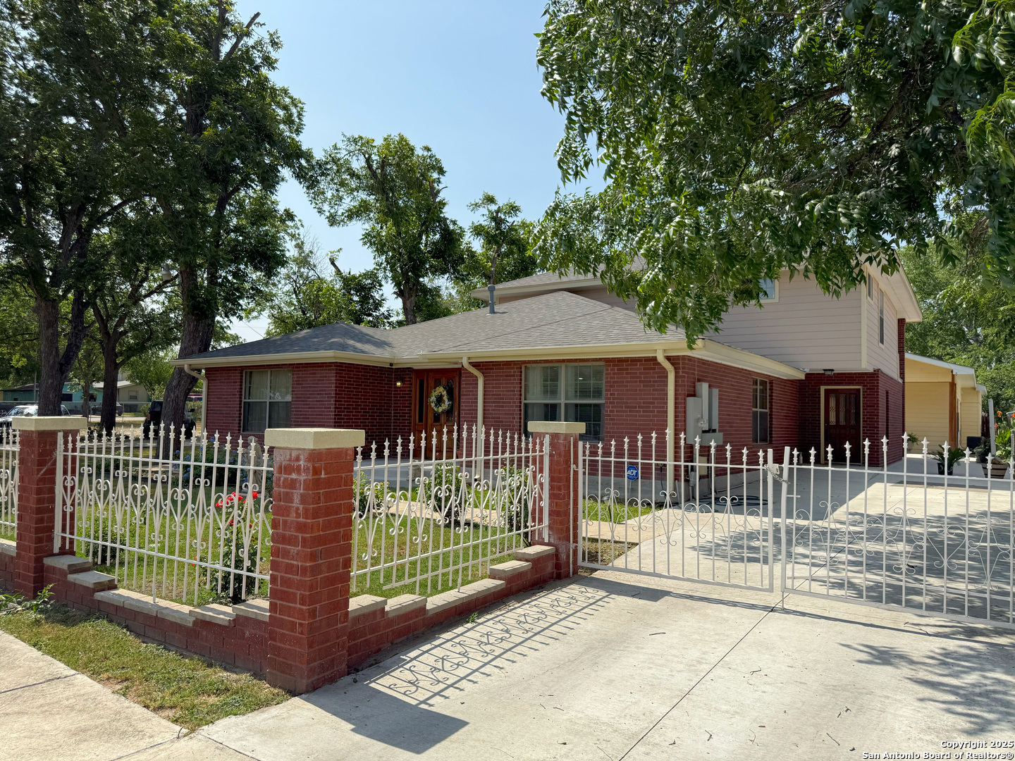 710 W Baetz Boulevard 1 San Antonio TX 78221