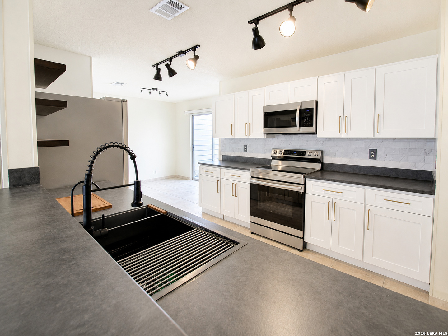 7723 Apple Green San Antonio TX 78240