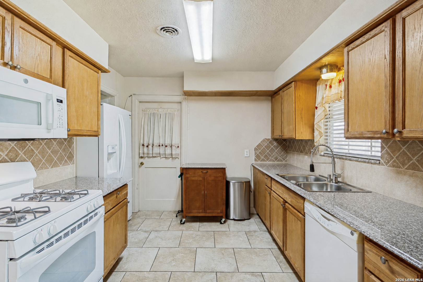 319 Redcliff Drive San Antonio TX 78216