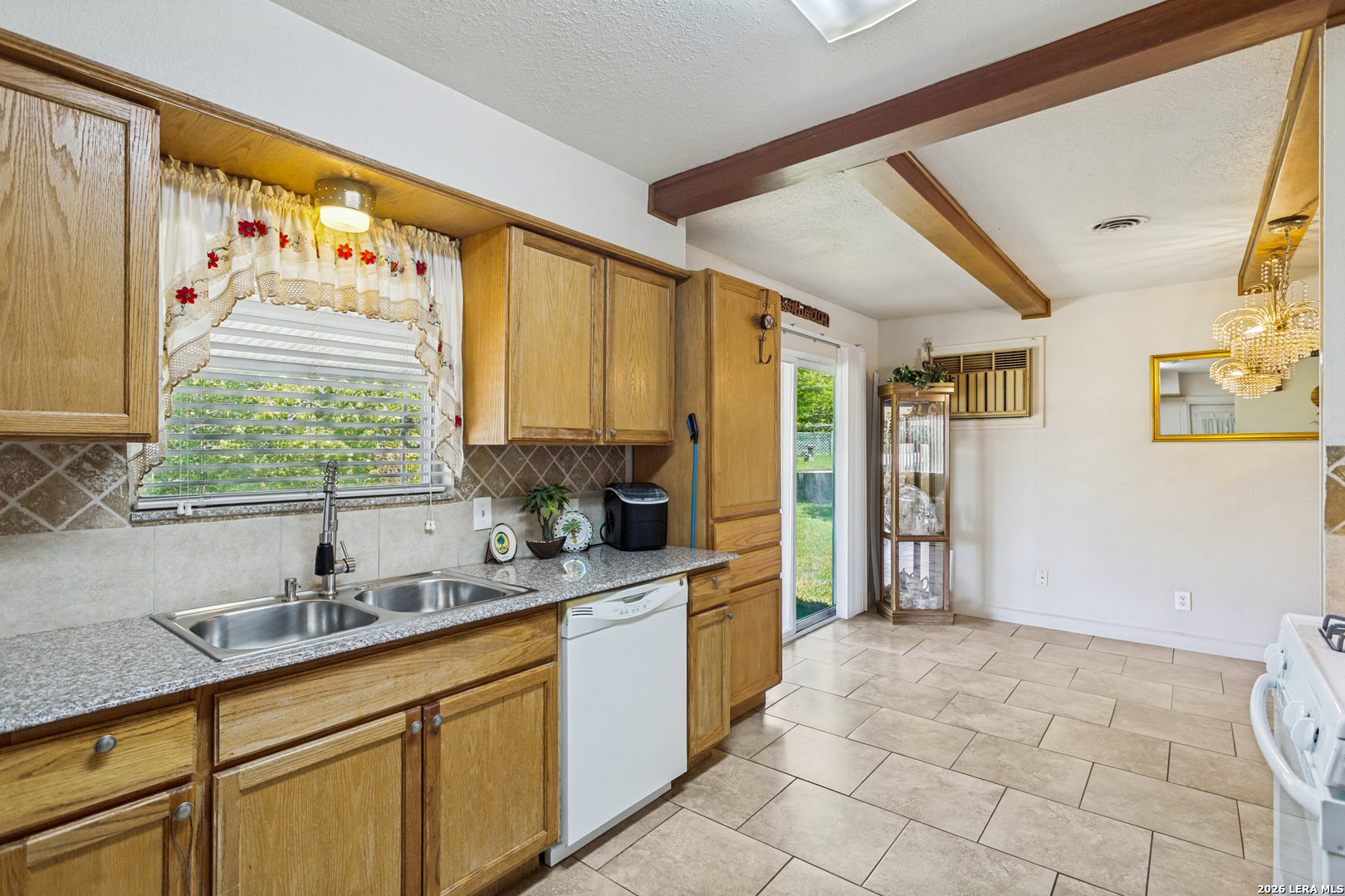 319 Redcliff Drive San Antonio TX 78216