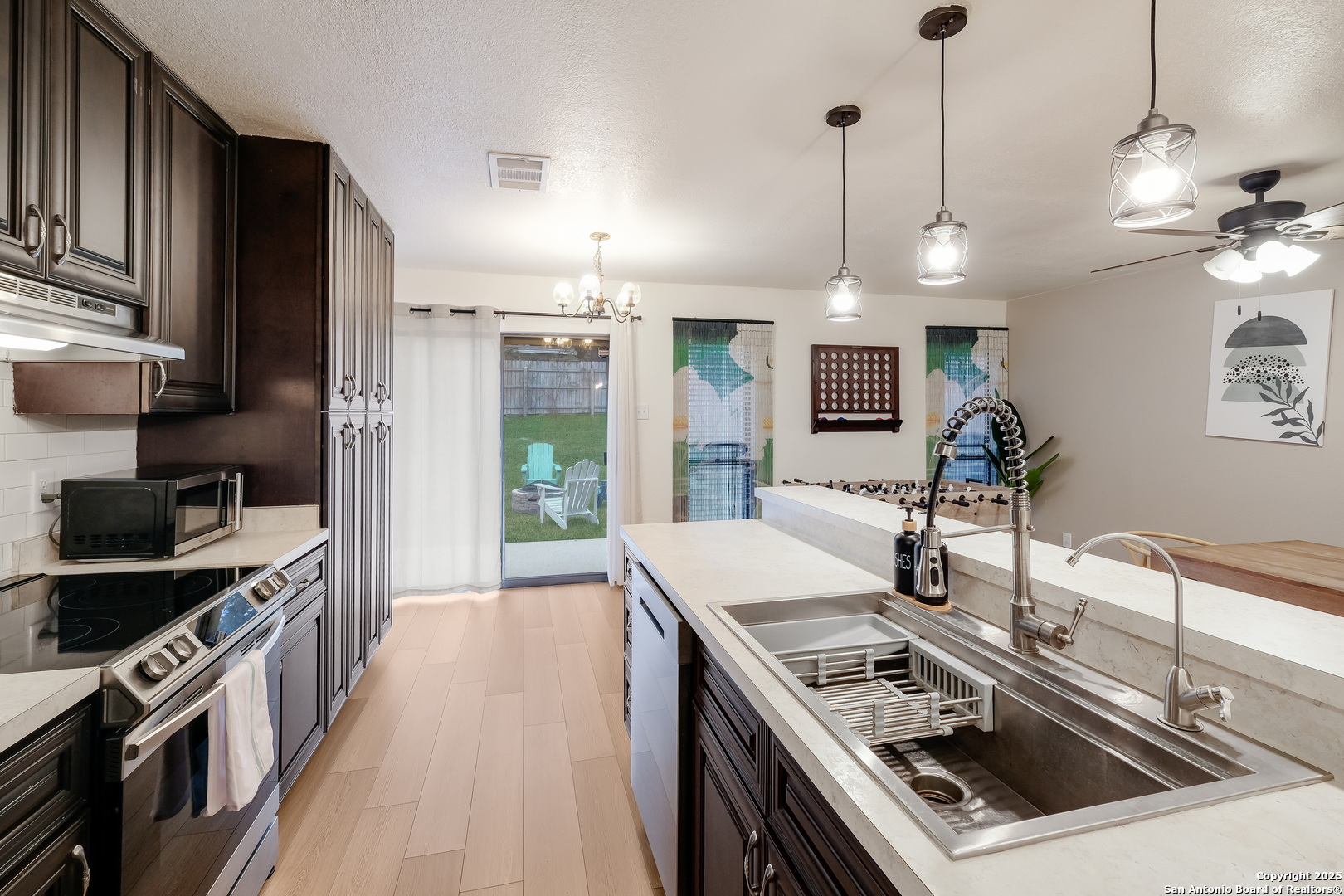 1009 Victoria Crossing San Antonio TX 78245