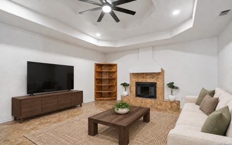 159 W Skyview Del Rio TX 78840
