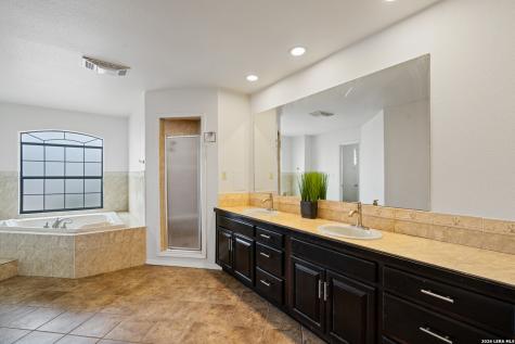 159 W Skyview Del Rio TX 78840
