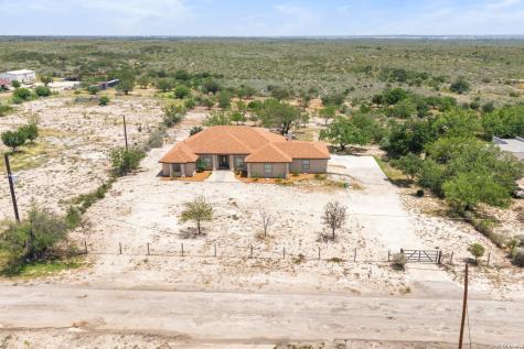 159 W Skyview Del Rio TX 78840
