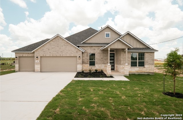 125 Willow Oak Trail Floresville TX 78114