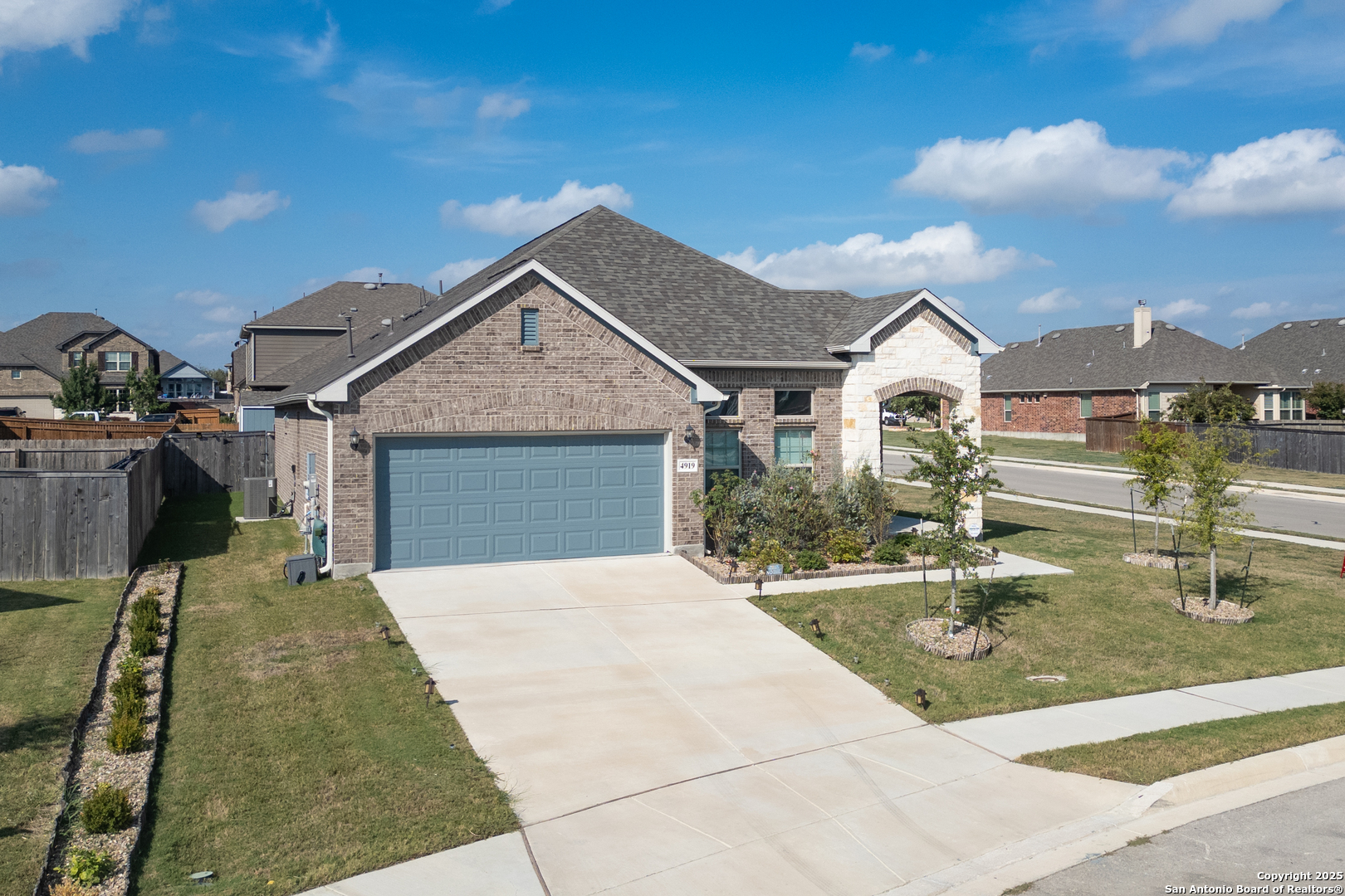 4919 Village Park Schertz TX 78124