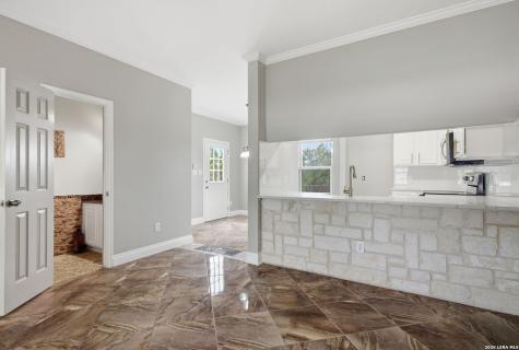21810 Goldcrest San Antonio TX 78260