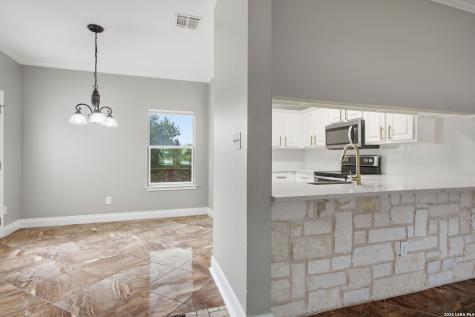 21810 Goldcrest San Antonio TX 78260