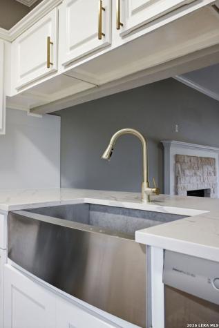 21810 Goldcrest San Antonio TX 78260
