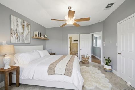 21810 Goldcrest San Antonio TX 78260