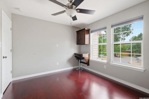 21810 Goldcrest San Antonio TX 78260