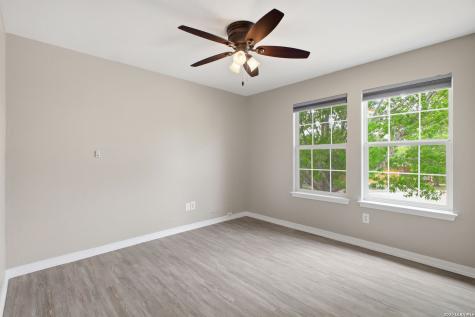 21810 Goldcrest San Antonio TX 78260