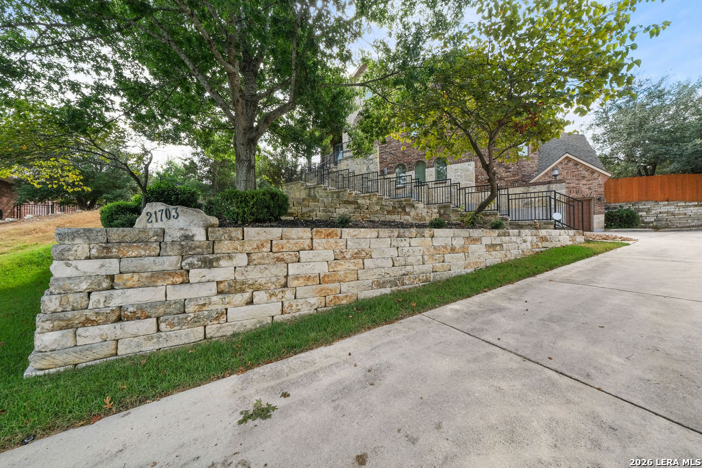 21703 Givenchy San Antonio TX 78256