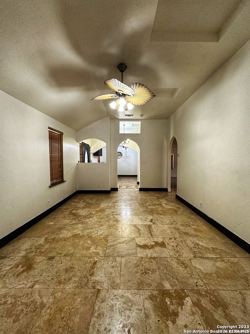 10B Fm 473 Comfort TX 78013