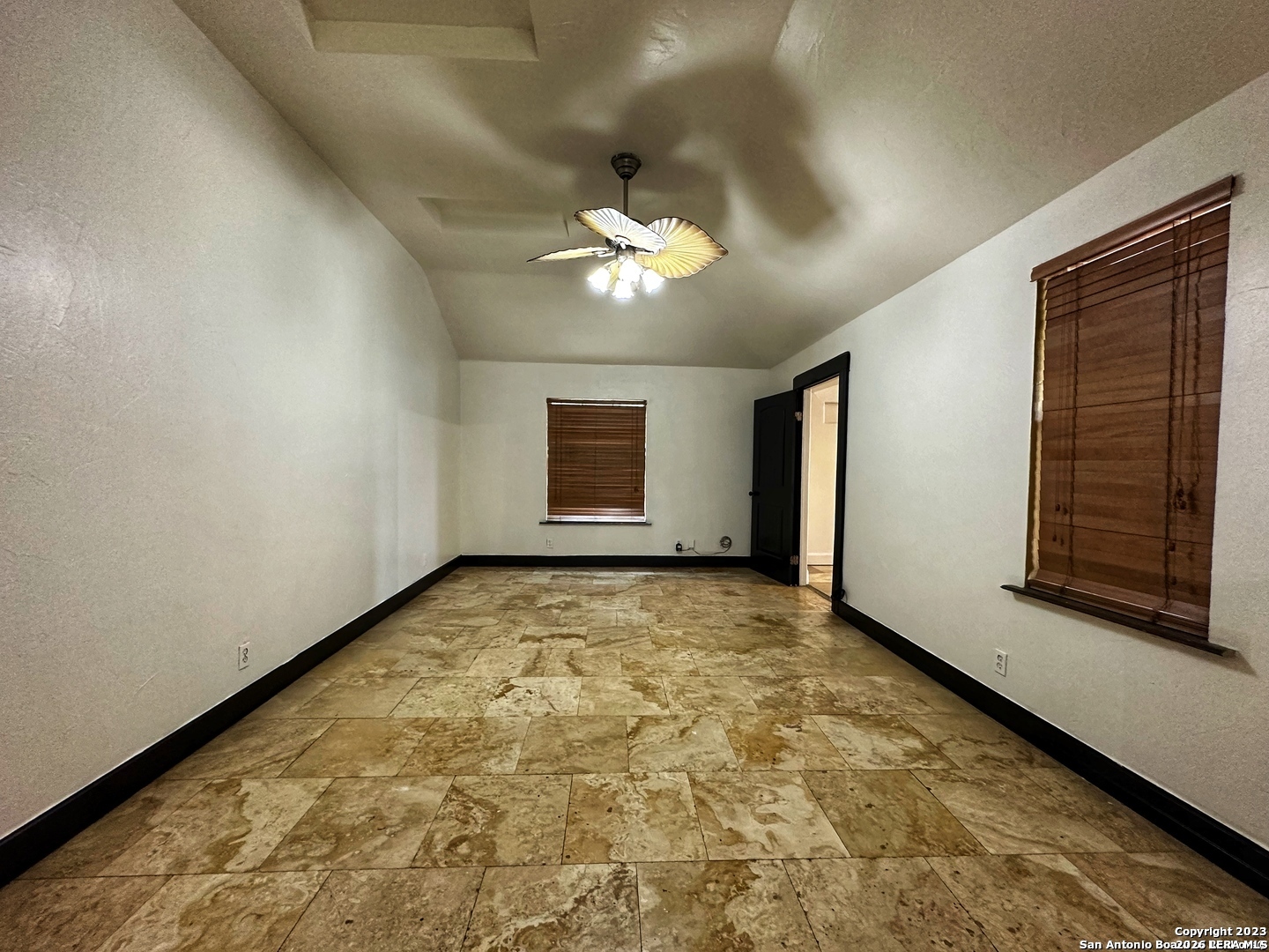 10B Fm 473 Comfort TX 78013