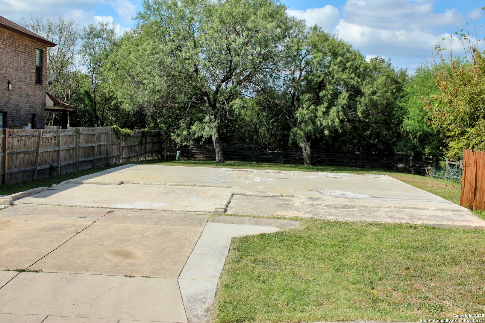 7142 Shady Elms San Antonio TX 78240