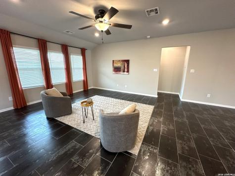 2700 La Mundial Street Seguin TX 78155