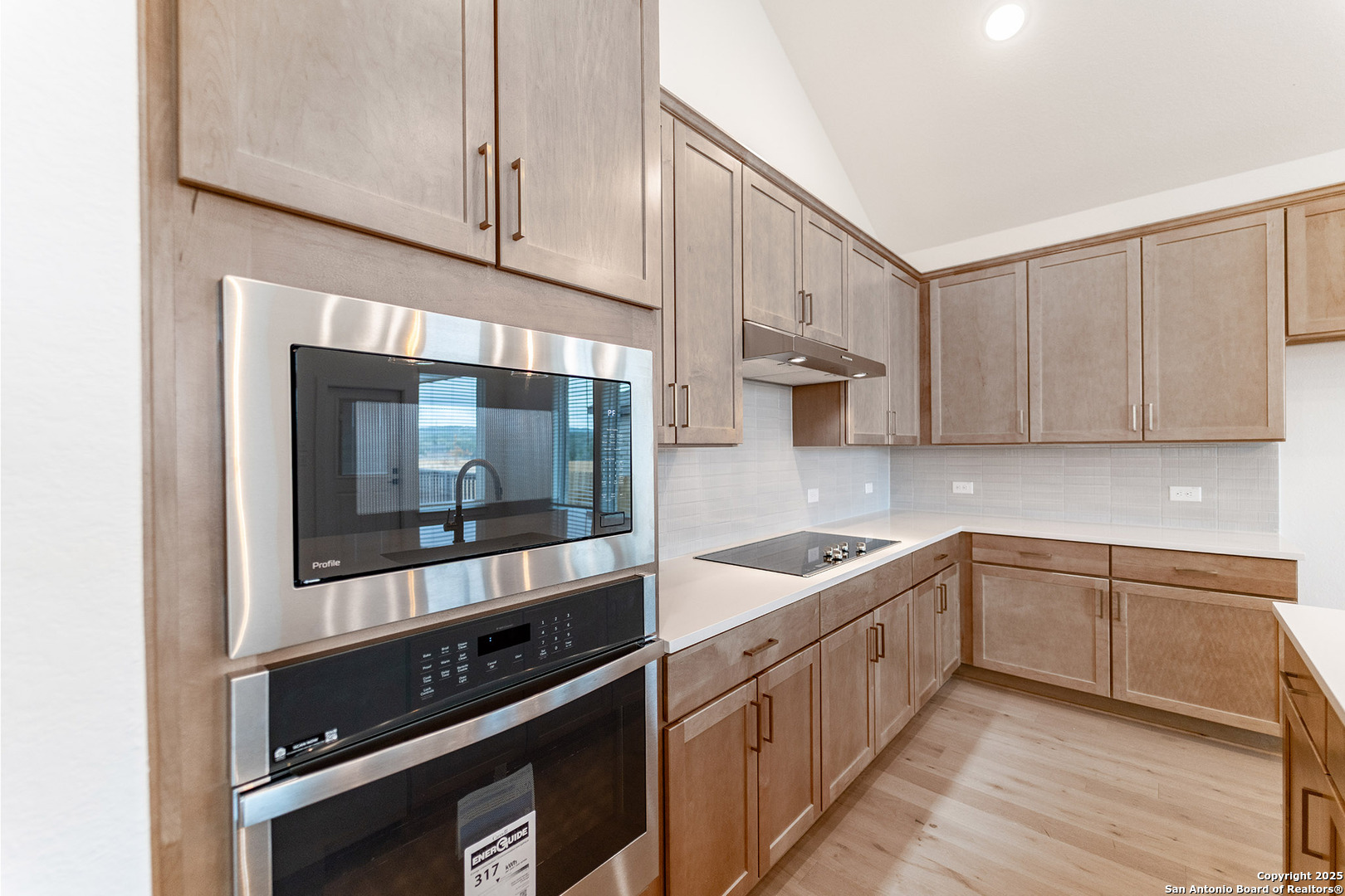 182 Ednie Lane Mico TX 78066