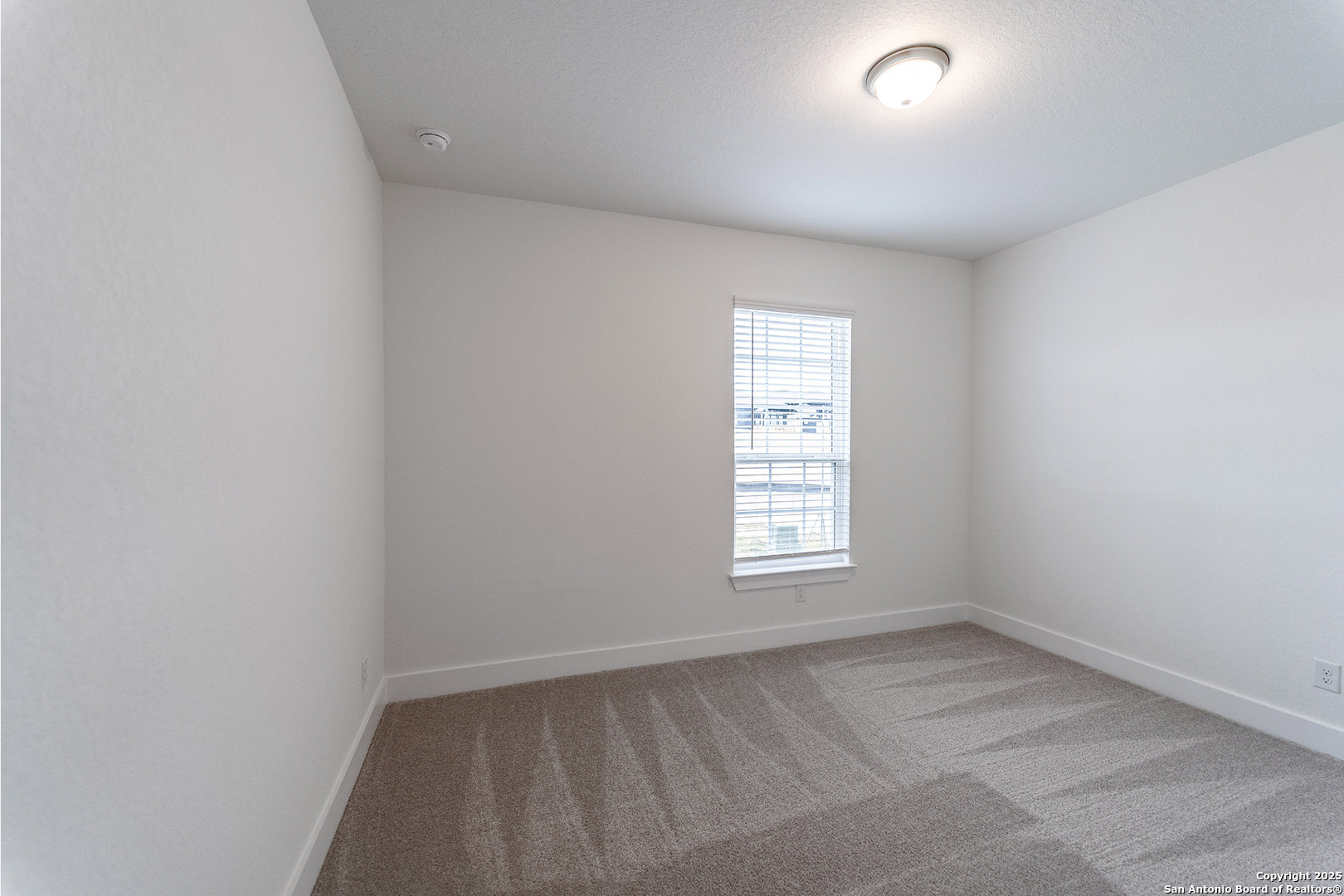 182 Ednie Lane Mico TX 78066