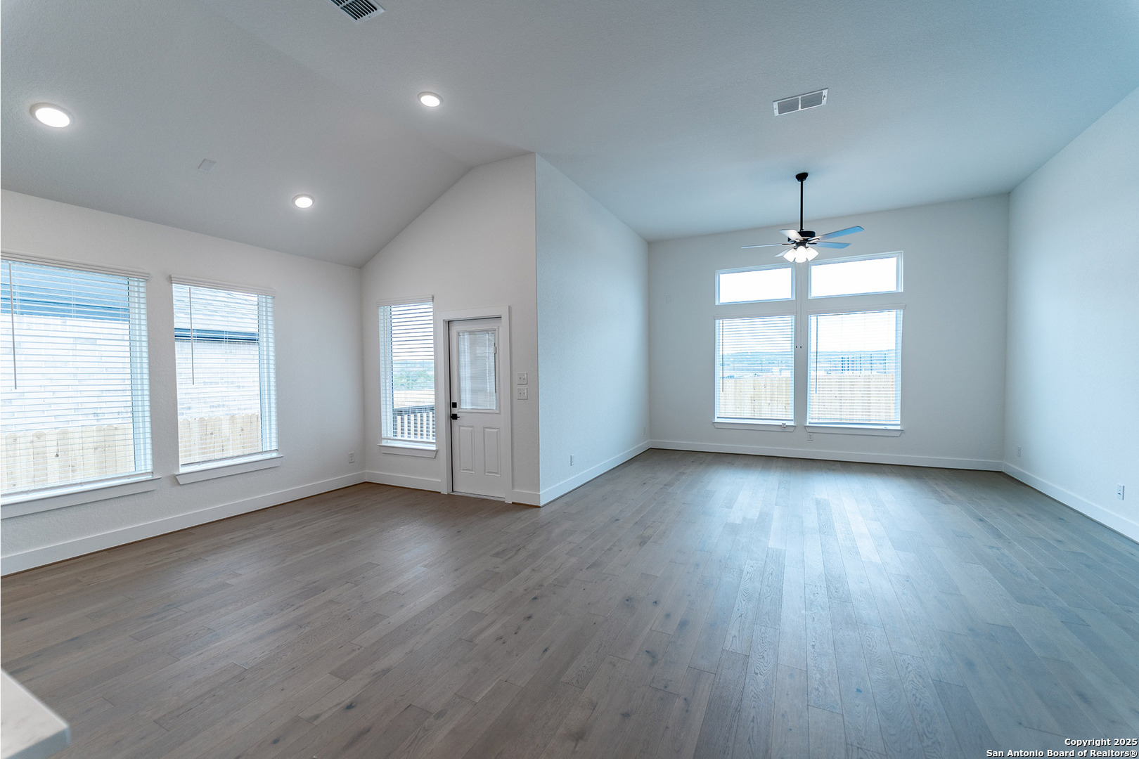 182 Ednie Lane Mico TX 78066