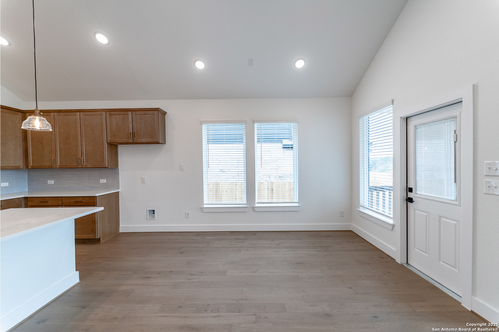 182 Ednie Lane Mico TX 78066