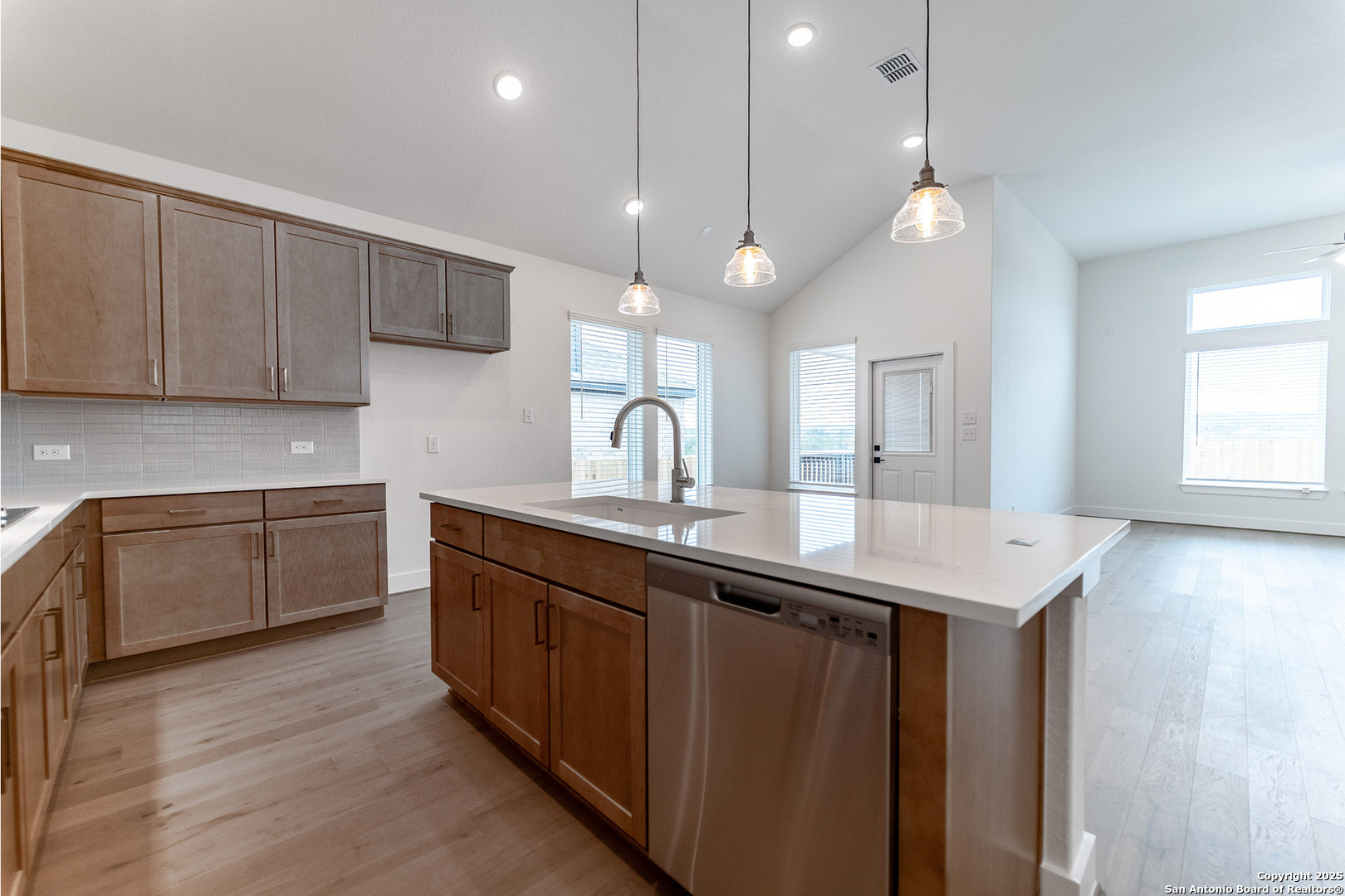 182 Ednie Lane Mico TX 78066