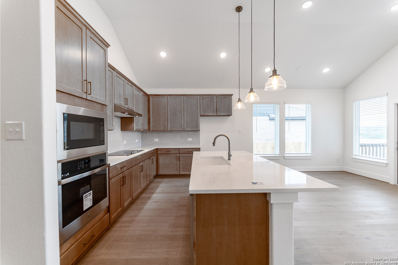182 Ednie Lane Mico TX 78066