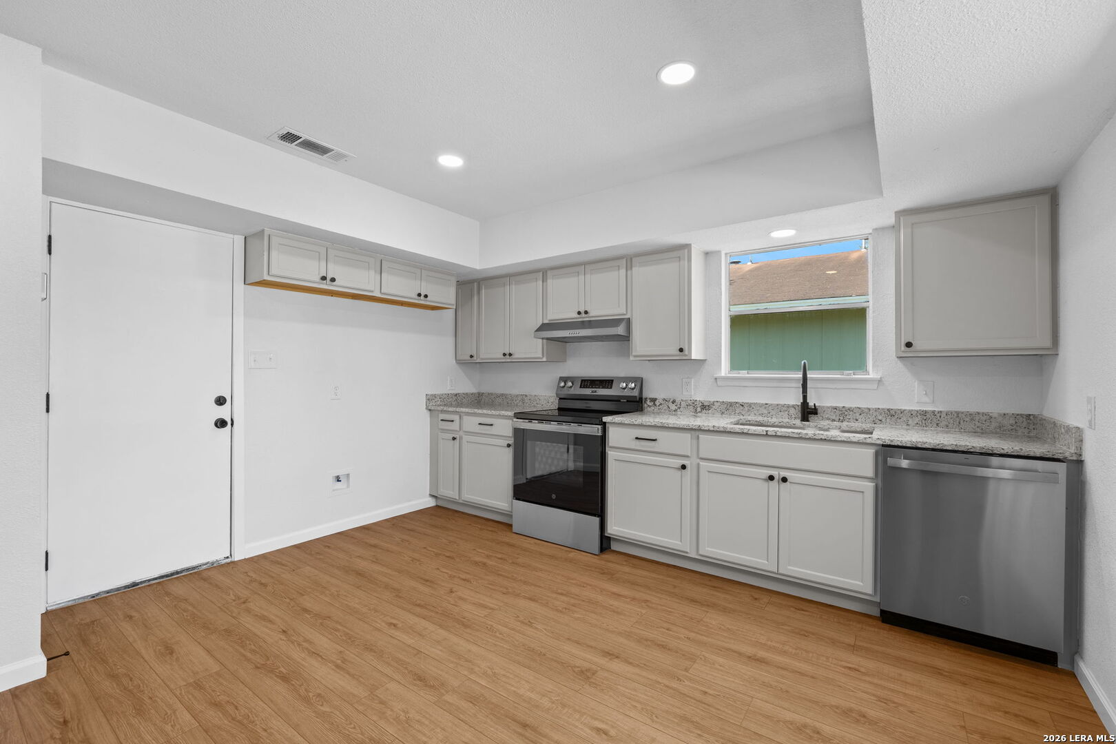4243 Apple Tree San Antonio TX 78222