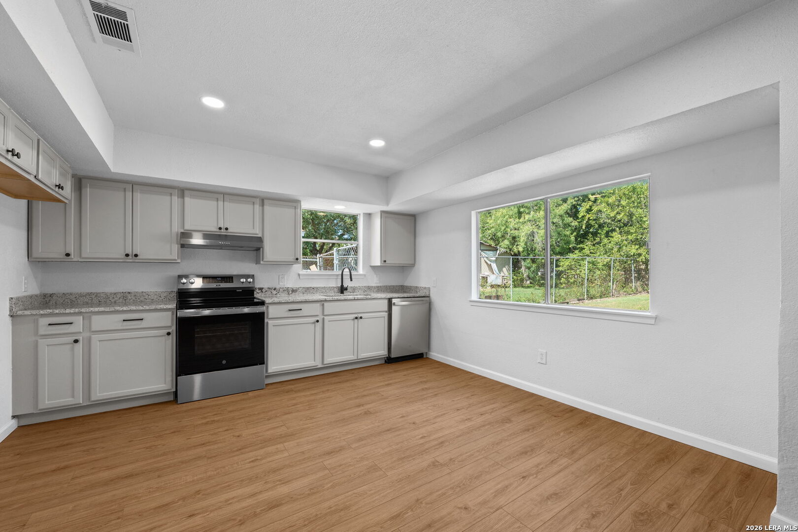 4243 Apple Tree San Antonio TX 78222