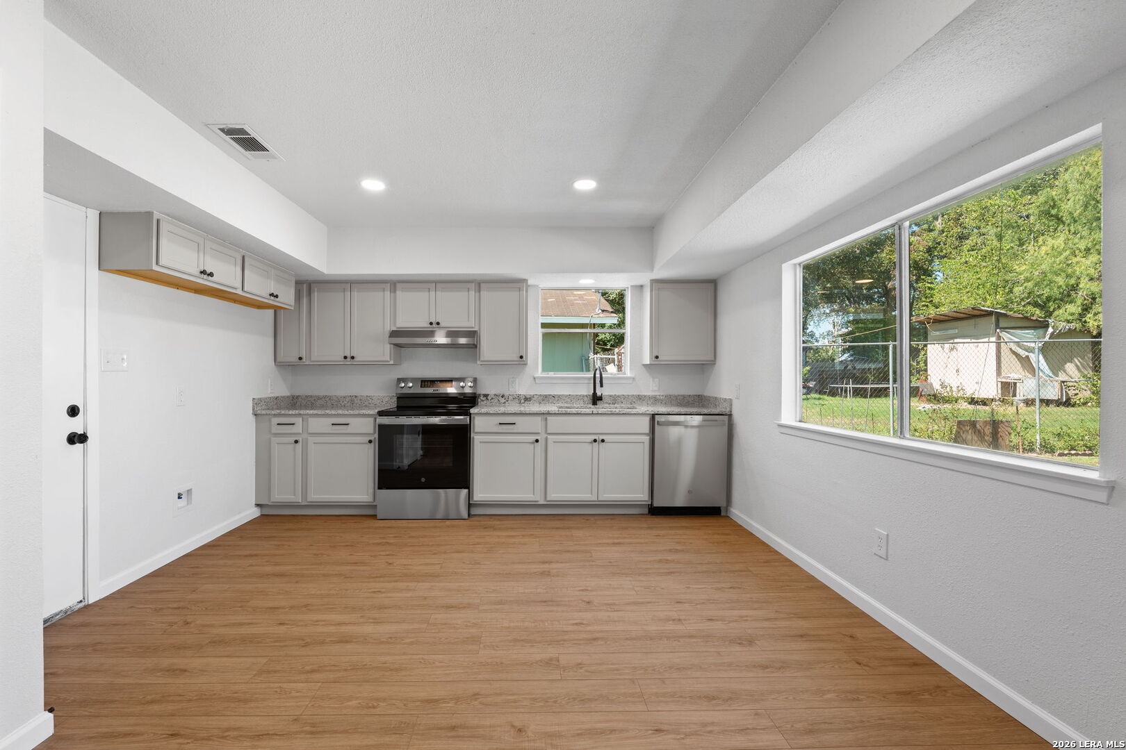 4243 Apple Tree San Antonio TX 78222