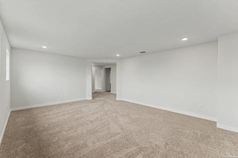 16515 Rosemary Ridge Elmendorf TX 78112