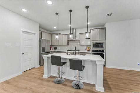 16515 Rosemary Ridge Elmendorf TX 78112