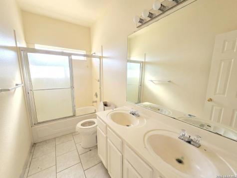 135 Muirfield Lane La Vernia TX 78121