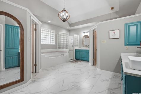 37 Rogers Wood San Antonio TX 78248