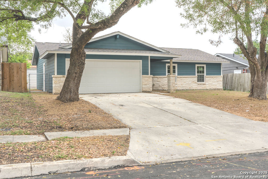 8434 Glen Shadow San Antonio TX 78239