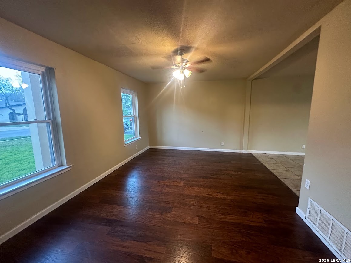 4402 Lakewood Drive San Antonio TX 78220