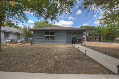738 Elley Street Seguin TX 78155